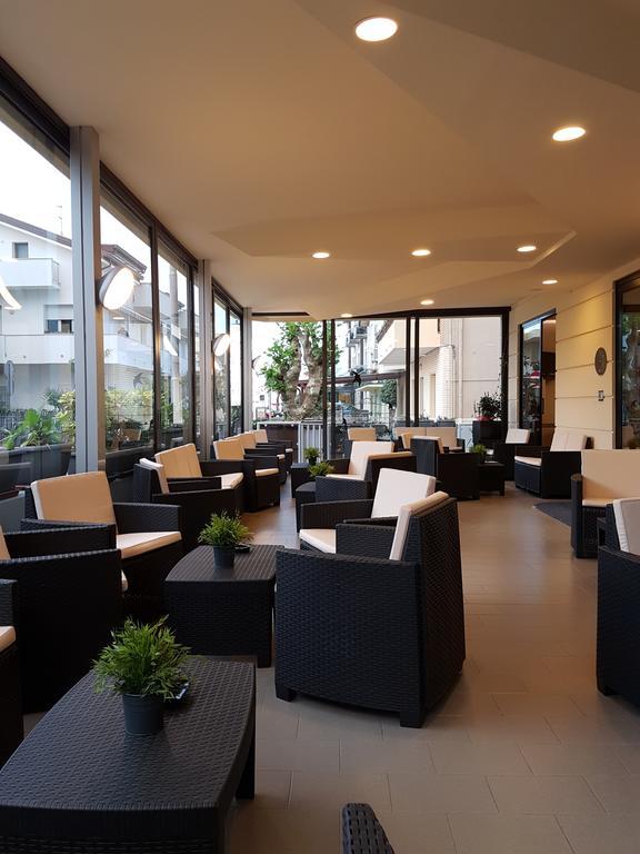 Hotel Tiglio Rimini Eksteriør billede