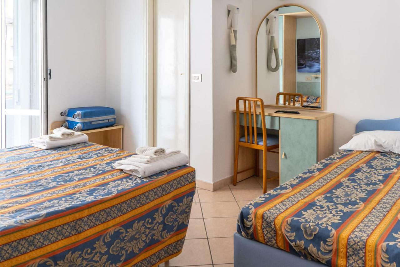 Hotel Tiglio Rimini Eksteriør billede