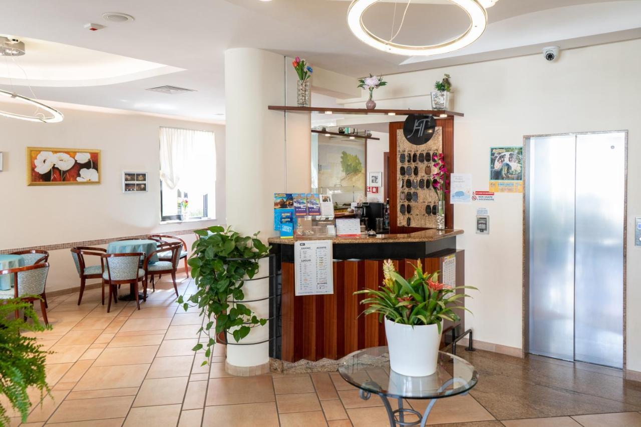 Hotel Tiglio Rimini Eksteriør billede
