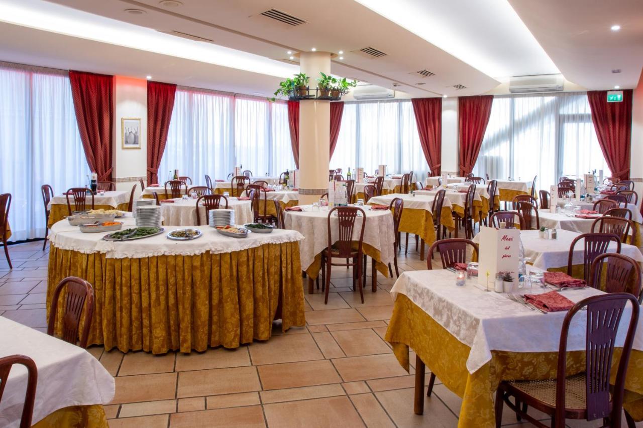 Hotel Tiglio Rimini Eksteriør billede