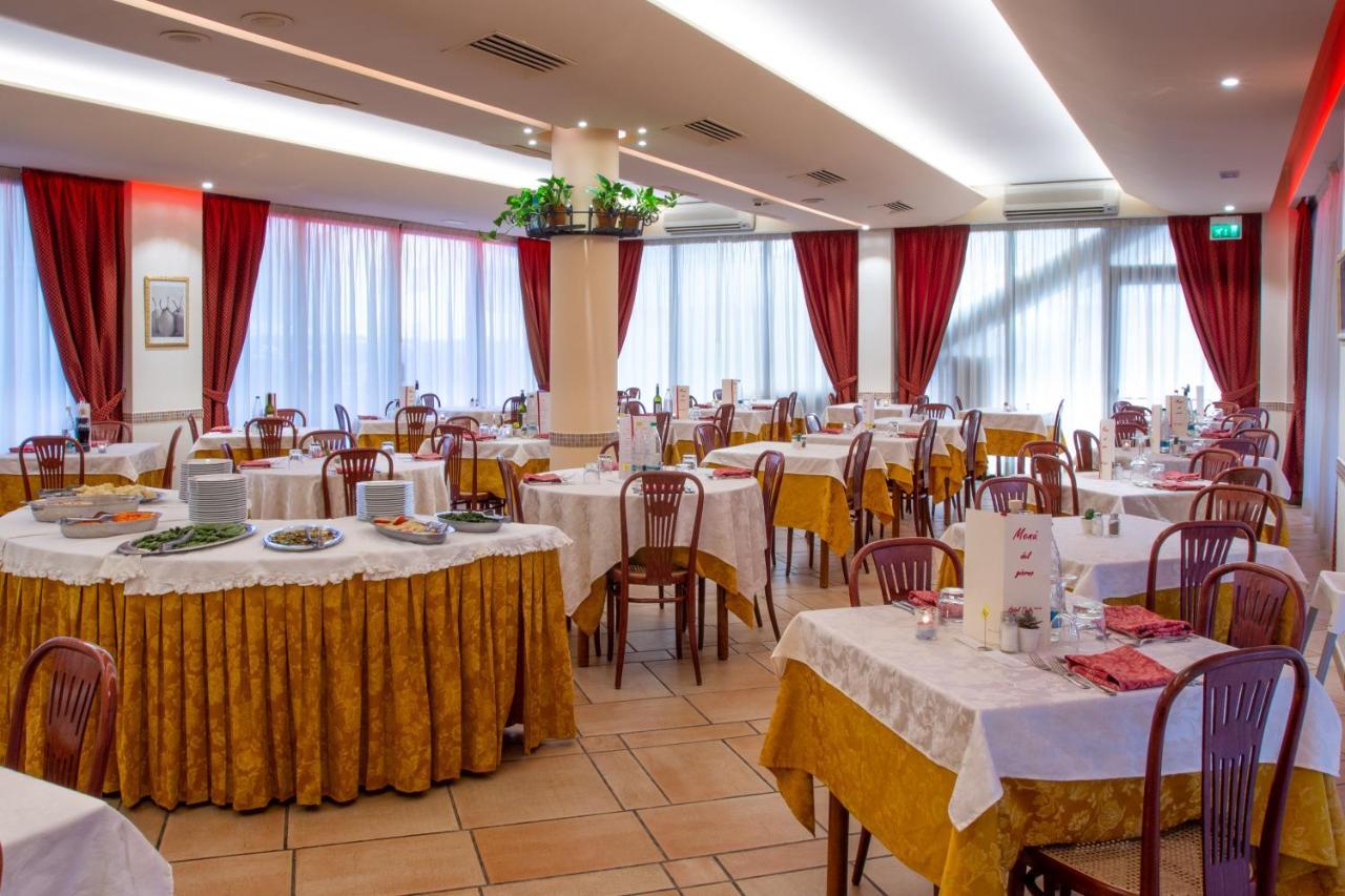 Hotel Tiglio Rimini Eksteriør billede